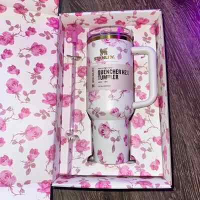 40oz White Holiday Floral Tumbler with Handle &amp; Straw – Gift Box